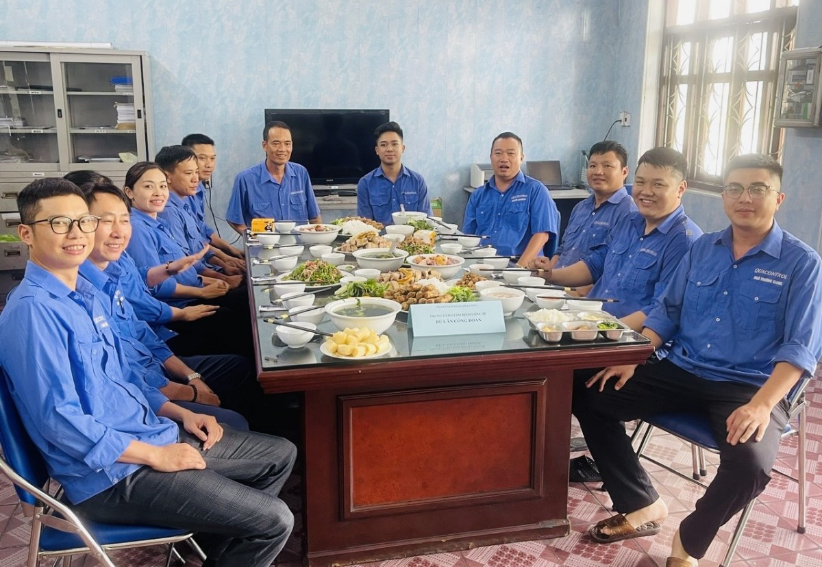 Đầm ấm ‘Bữa cơm công đoàn’ tại Công ty Cổ phần Giám định - Vinacomin