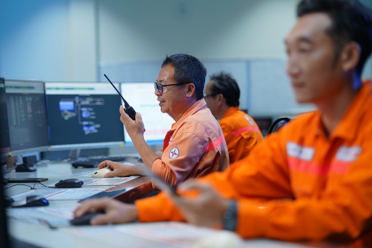 Giải pháp cung ứng điện của EVN giữa bối cảnh chi phí tăng cao và biến đổi khí hậu cực đoan