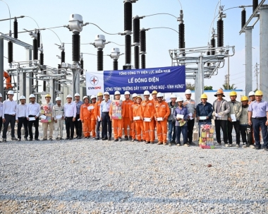 Ngành điện sát cánh cùng người lao động trên các công trường thi công xuyên lễ 30/4-1/5