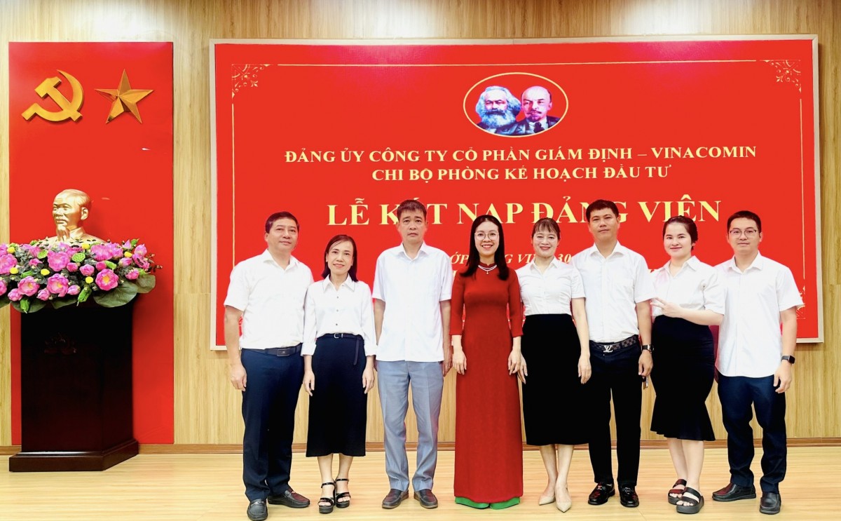 Đảng bộ Quacontrol kết nạp ‘Lớp đảng viên 30 năm thành lập Đảng bộ Than Quảng Ninh’