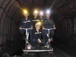 “Xe đạp” đi trong lò cho công nhân than Uông Bí