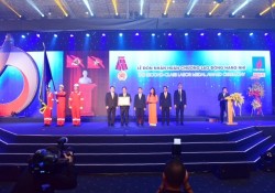 BIENDONG POC đón nhận Huân chương Lao động hạng Nhì
