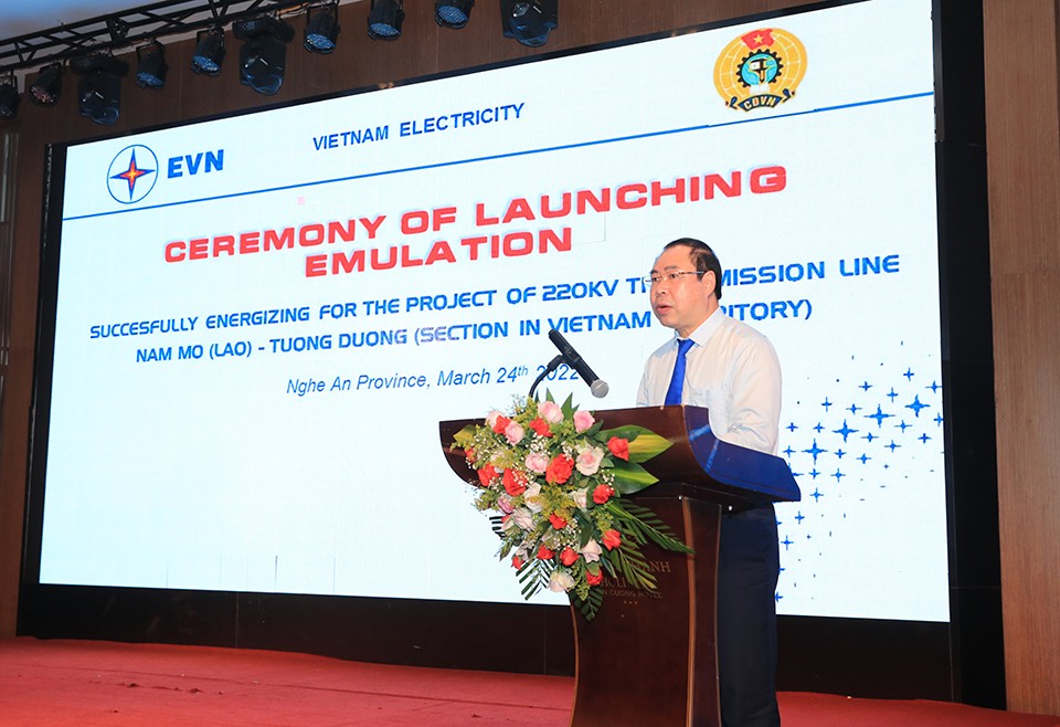 Thi đua hoàn thành công trình đường dây 220 kV Nậm Mô - Tương Dương
