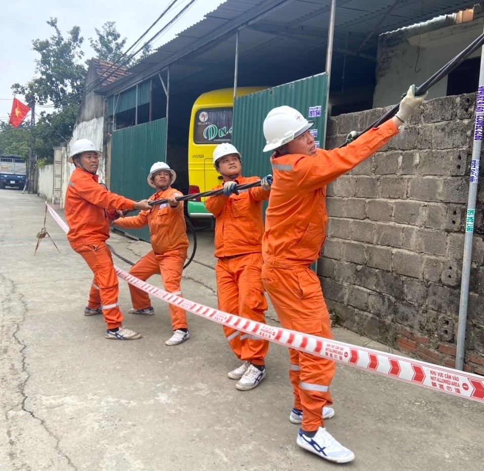 EVNHANOI nỗ lực đảm bảo cung ứng điện an toàn, liên tục và ổn định