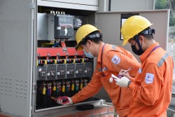 EVNHANOI chủ động các kịch bản cấp điện mùa nắng nóng