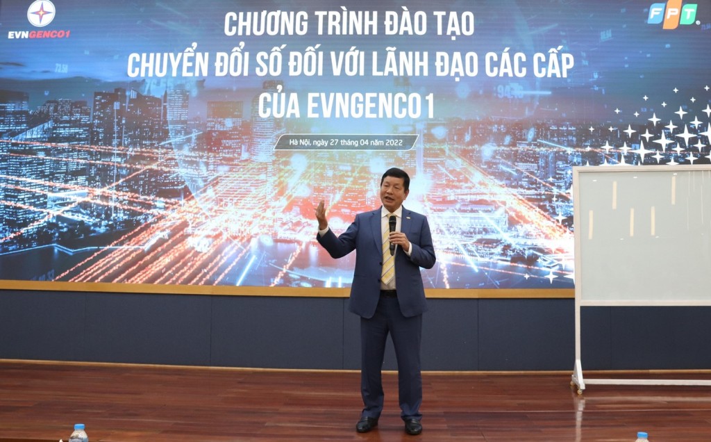 EVNGENCO1 tiếp nhận sản phẩm ‘tư vấn xây dựng lộ trình chuyển đổi số’ từ FPT