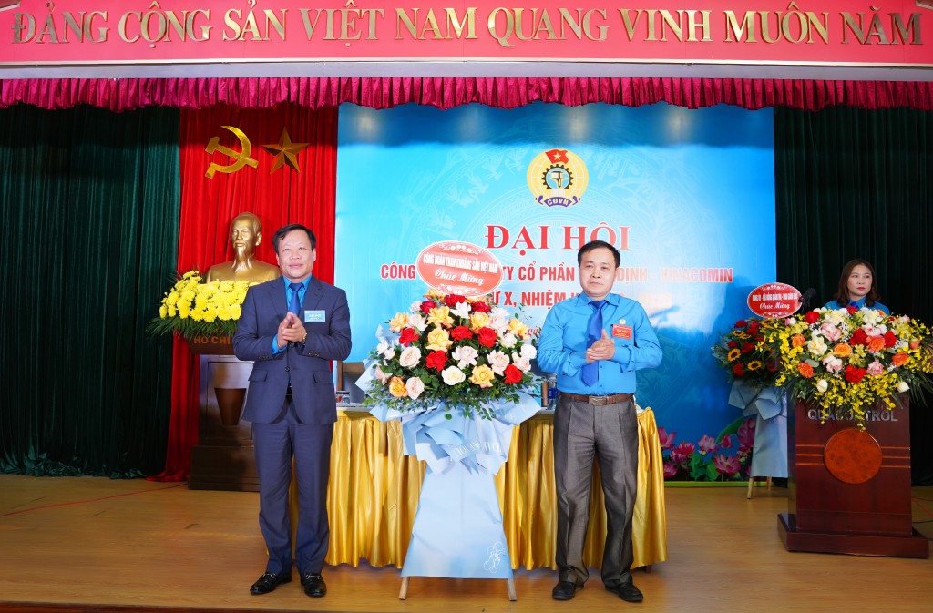 Đại hội Công đoàn Công ty CP Giám định - Vinacomin lần thứ X thành công tốt đẹp Đại hội Công đoàn Công ty CP Giám định - Vinacomin lần thứ X thành công tốt đẹp