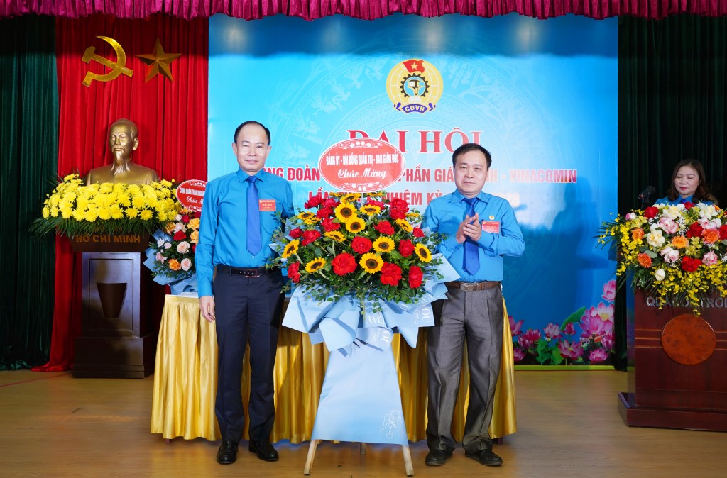 Đại hội Công đoàn Công ty CP Giám định - Vinacomin lần thứ X thành công tốt đẹp Đại hội Công đoàn Công ty CP Giám định - Vinacomin lần thứ X thành công tốt đẹp