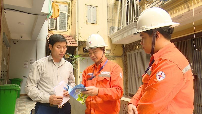 Đa dạng hình thức tuyên truyền tiết kiệm điện của EVNHANOI