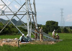 EVN NPT phản hồi thông tin “trụ móng làm bằng bê tông trộn đất”