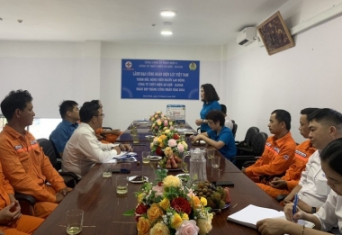 Công đoàn EVN thăm hỏi người lao động Công ty Thủy điện An Khê - Ka Nak