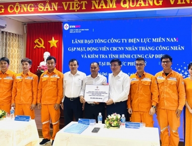Chủ tịch HĐTV EVNSPC thăm Điện lực Phú Quý nhân Tháng công nhân