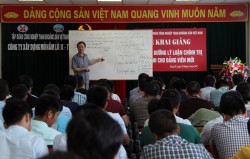 TKV khai mạc lớp lý luận chính trị cho đảng viên mới