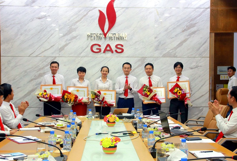 Đảng bộ KVT tuyên dương tập thể và đảng viên tiêu biểu
