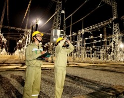 Đóng điện ĐZ 220kV Cầu Bông - Hóc Môn (rẽ Bình Tân)