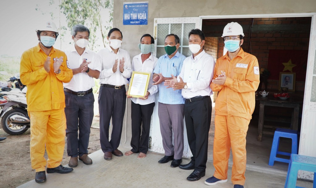 EVNSPC: Nhiều hoạt động xã hội giúp người dân vượt dịch Covid-19