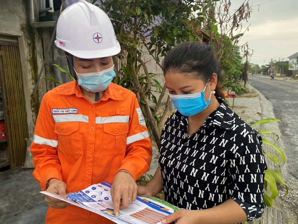 PC Hà Tĩnh đa dạng hình thức tuyên truyền bảo vệ hành lang lưới điện