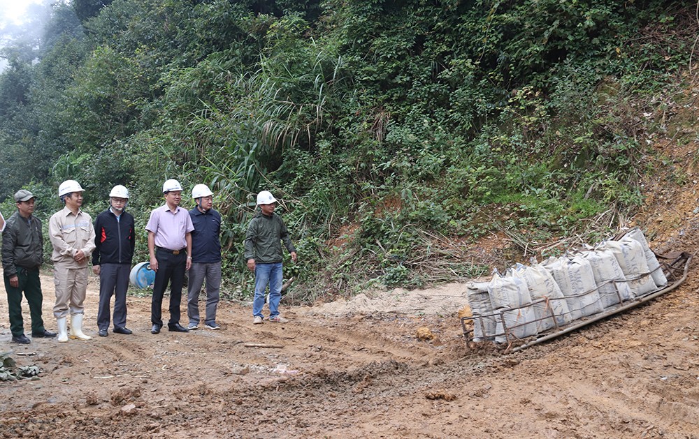 Đường dây 220 kV Nậm Mô - Tương Dương: Vượt khó, đưa dự án về đích đúng tiến độ