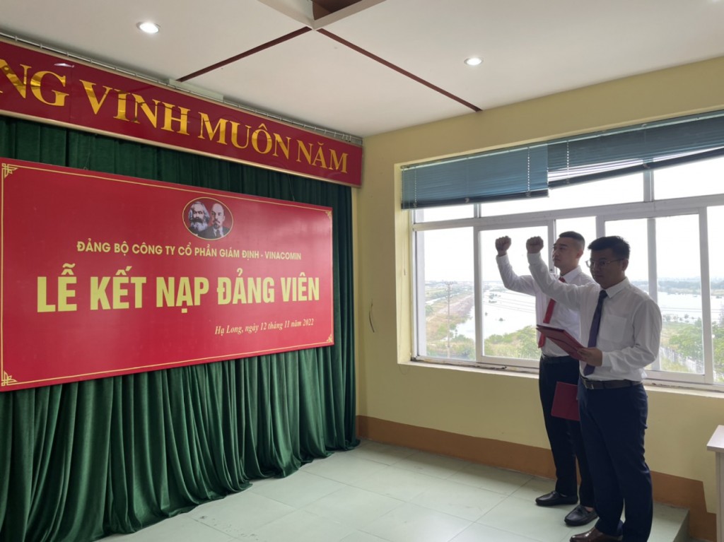 Đảng bộ Công ty Cổ phần Giám định - Vinacomin kết nạp thêm lớp đảng viên mới
