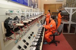 'Tiếp tục thực hiện lộ trình điều chỉnh giá điện theo thị trường'