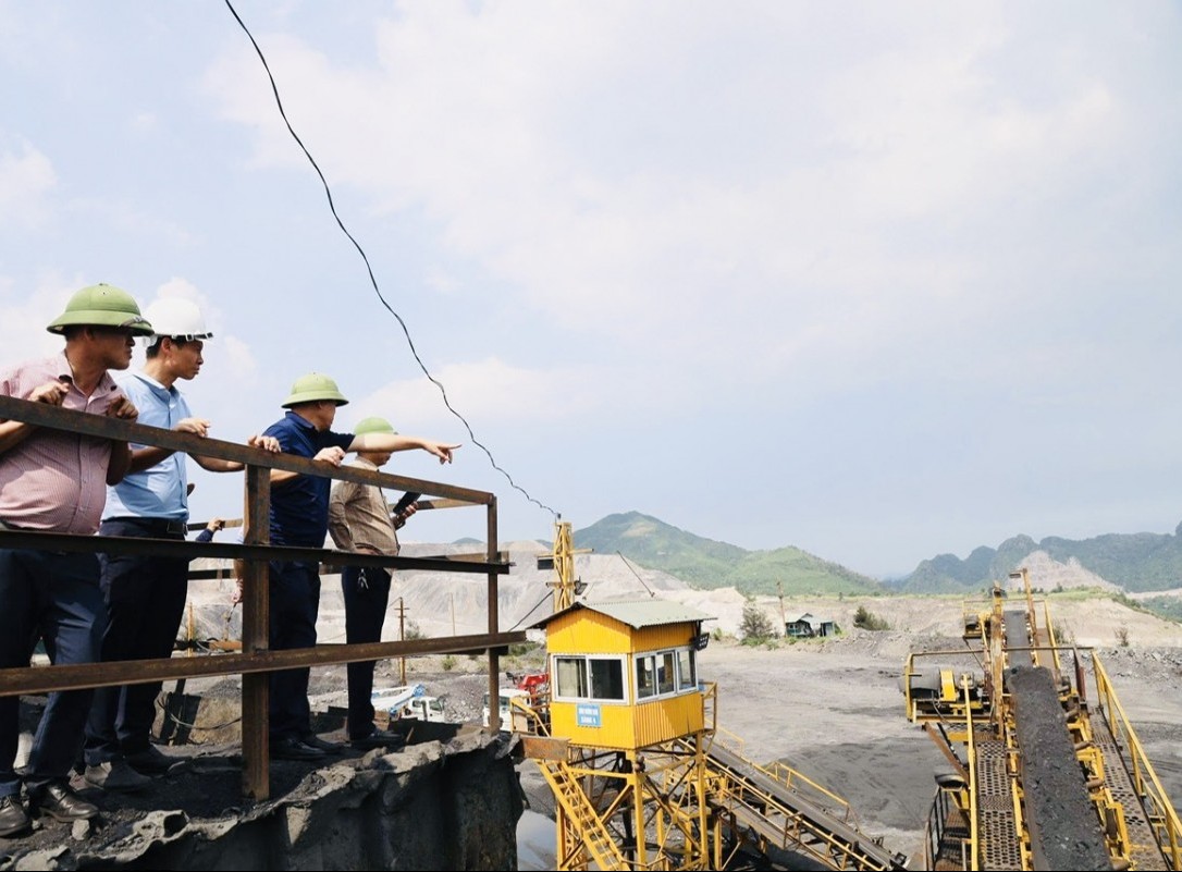 Nghiệm thu Hệ thống Sàng 4 của Công ty Than Hà Tu